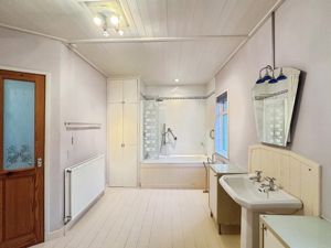 Photo 1- click for photo gallery